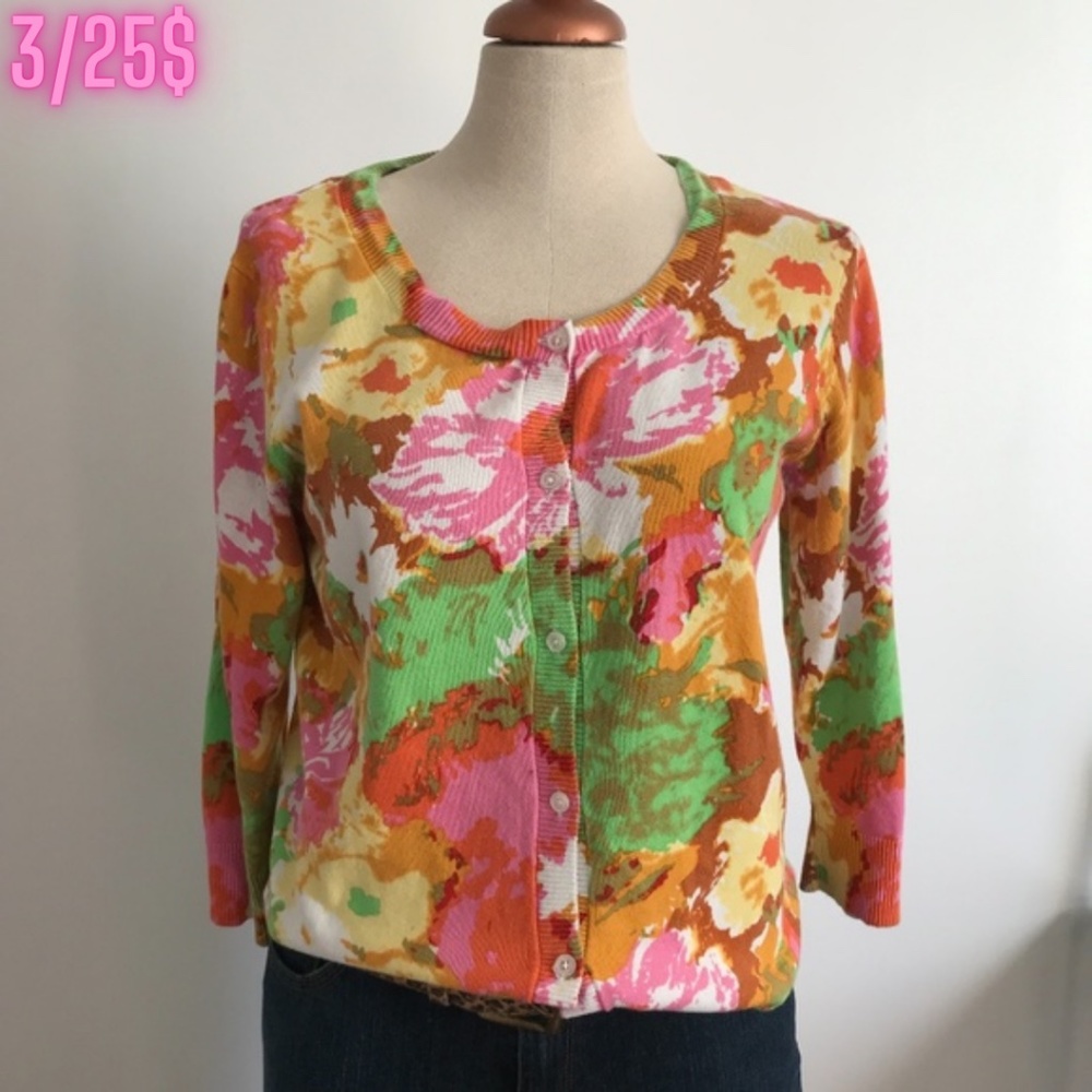 Fylo -  Button up  floral pattern cardigan - 3/25$